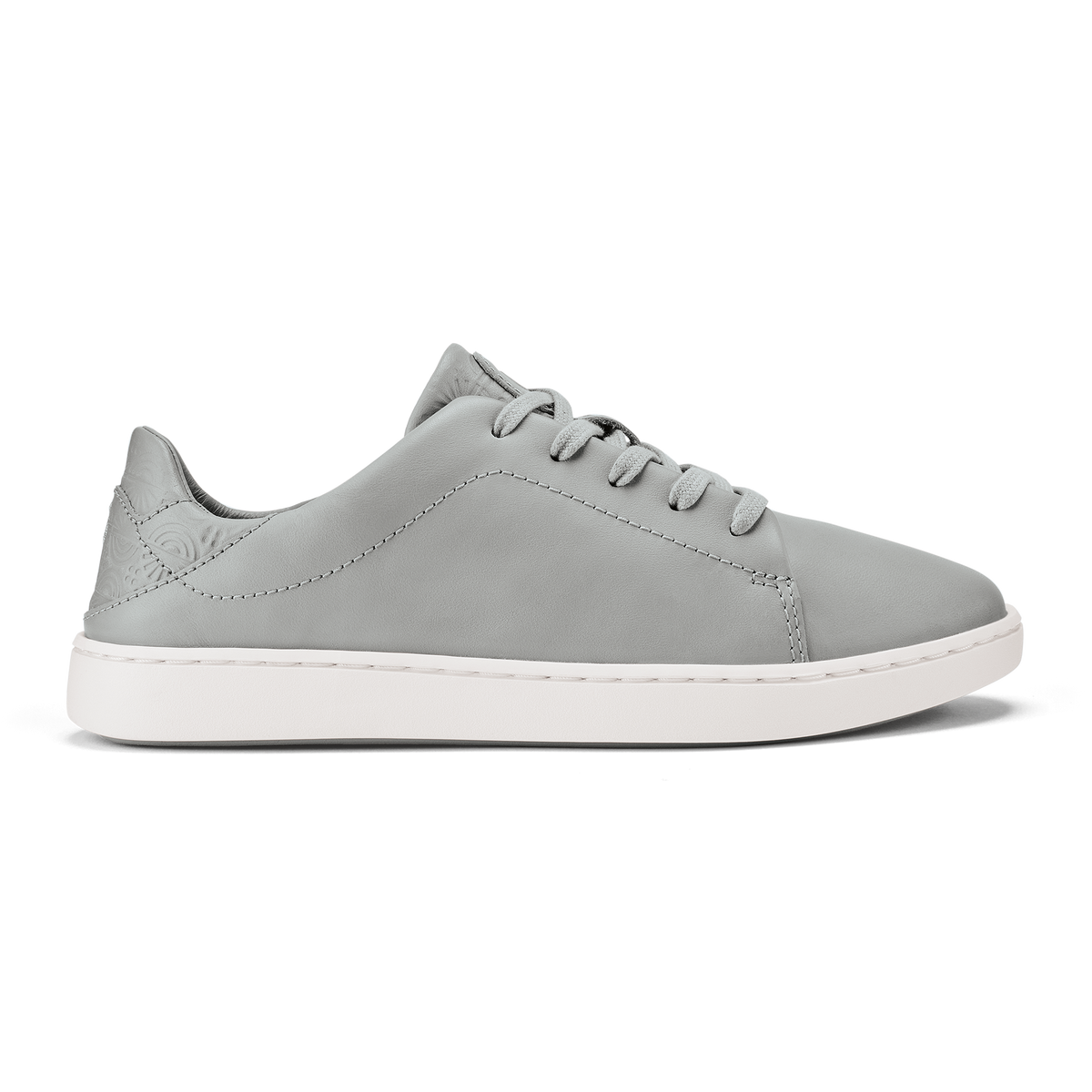 OluKai Trending | Pehuea Lī ‘Ili Women's Leather Sneakers - Ash