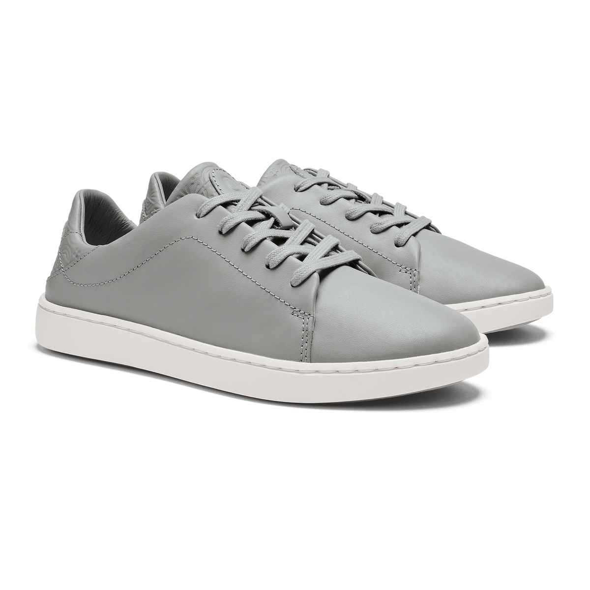 OluKai Trending | Pehuea Lī ‘Ili Women's Leather Sneakers - Ash