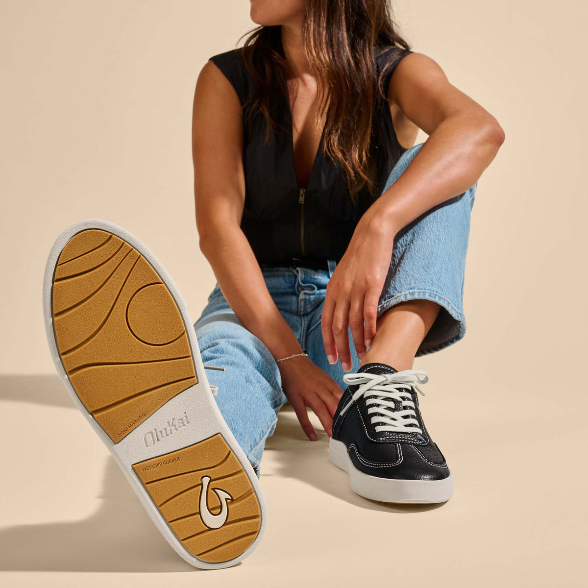 OluKai Smart Buy | Hā‘upu Women’s Leather Sneakers - Onyx