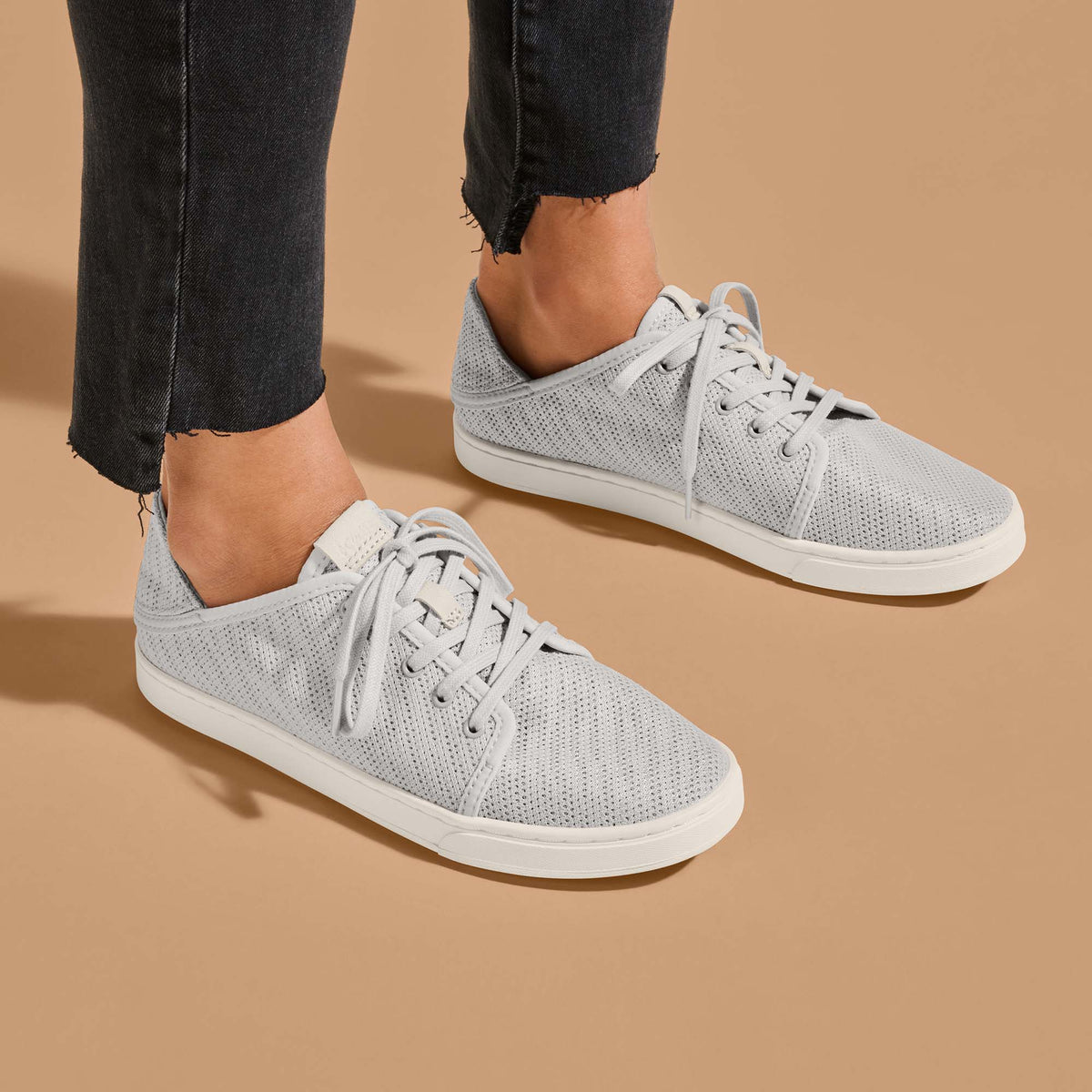 OluKai Everyday | OluKai Pehuea Lī Women's Sneakers - Mist Grey