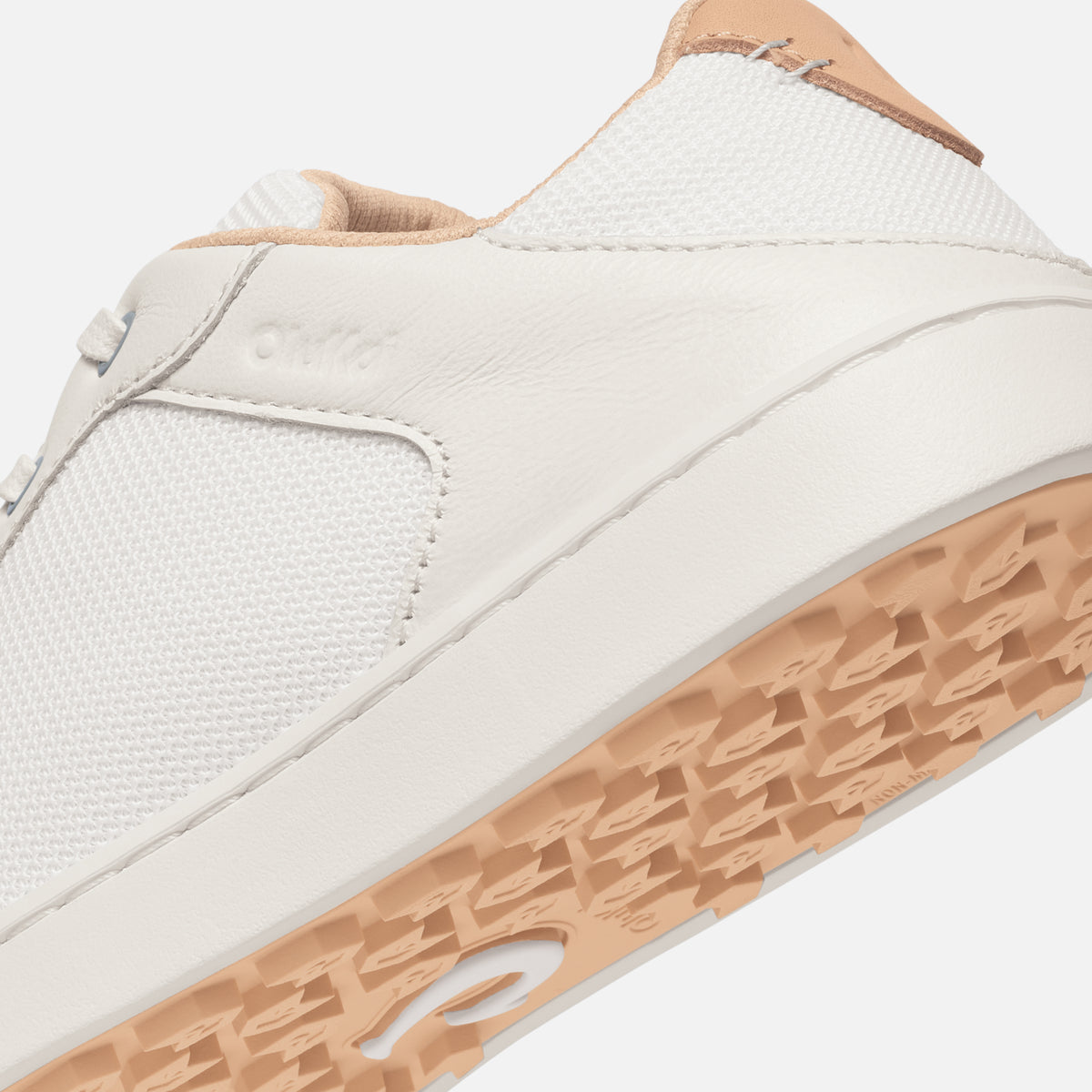 OluKai Best Seller | Kiahuna - Bright White / Cantalope