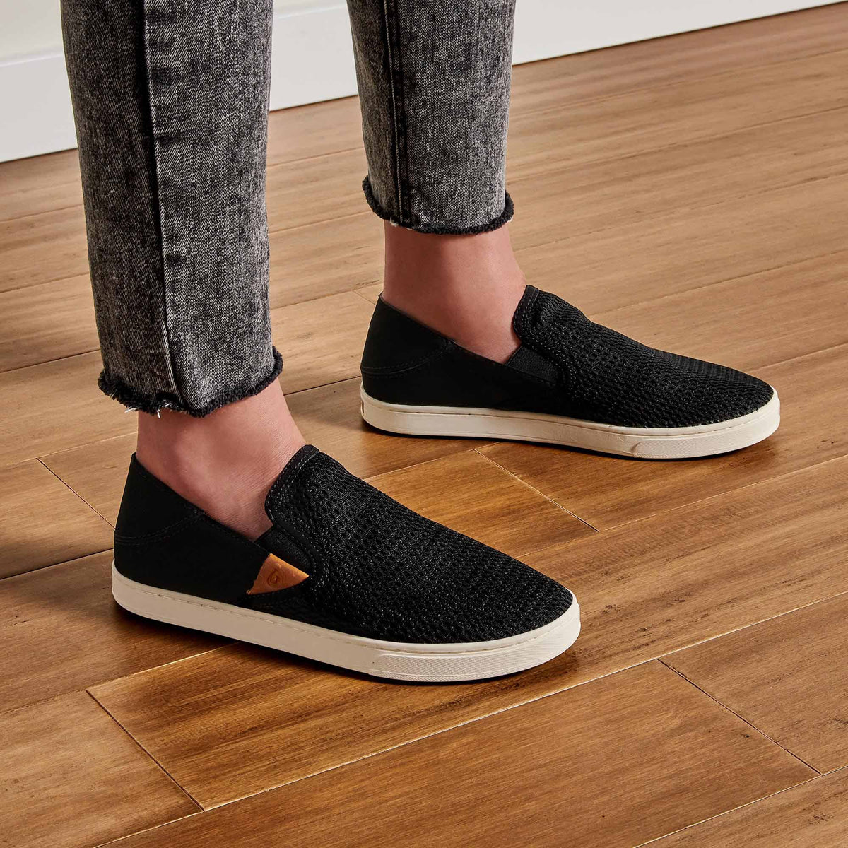 OluKai Best Price | Pehuea Women's Breathable Slip-On Sneakers - Black