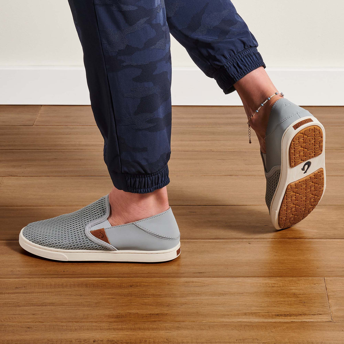 OluKai Value | OluKai Pehuea - Pale Grey | Women's Sneakers