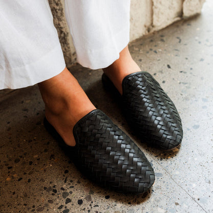 OluKai Discount | Mi'i - Onyx / Onyx