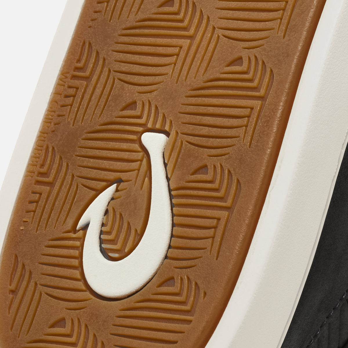 OluKai Latest | Pehuea Leather - Onyx / Onyx