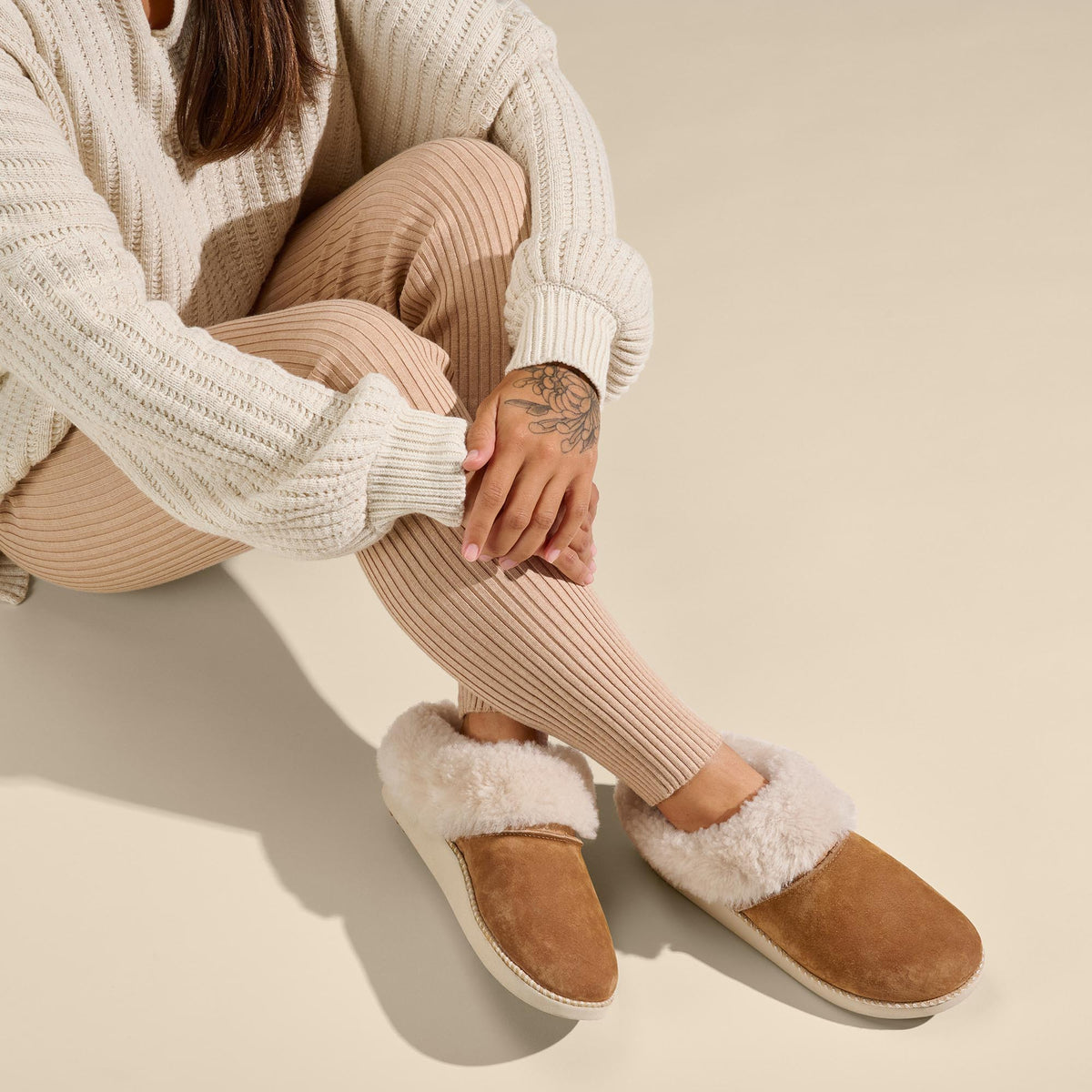 OluKai Great Value | Ku‘i Women‘s Slip-On Slippers - Tan / Bone