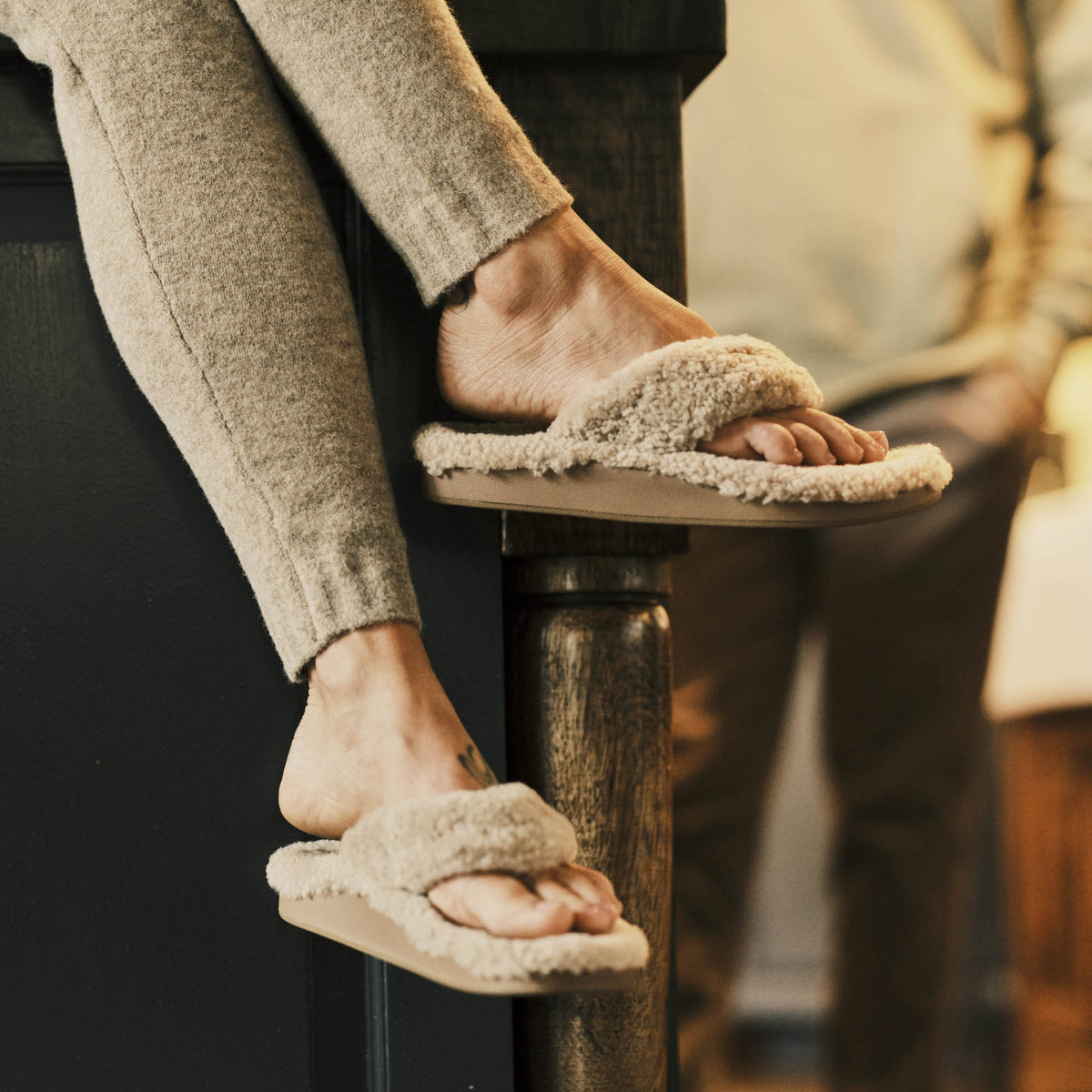 OluKai Recommended | Kīpe'a Heu Women‘s Flip Flop Slippers - Tan