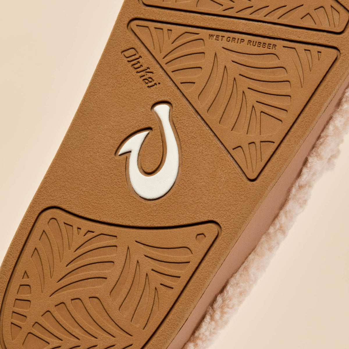 OluKai Recommended | Kīpe'a Heu Women‘s Flip Flop Slippers - Tan
