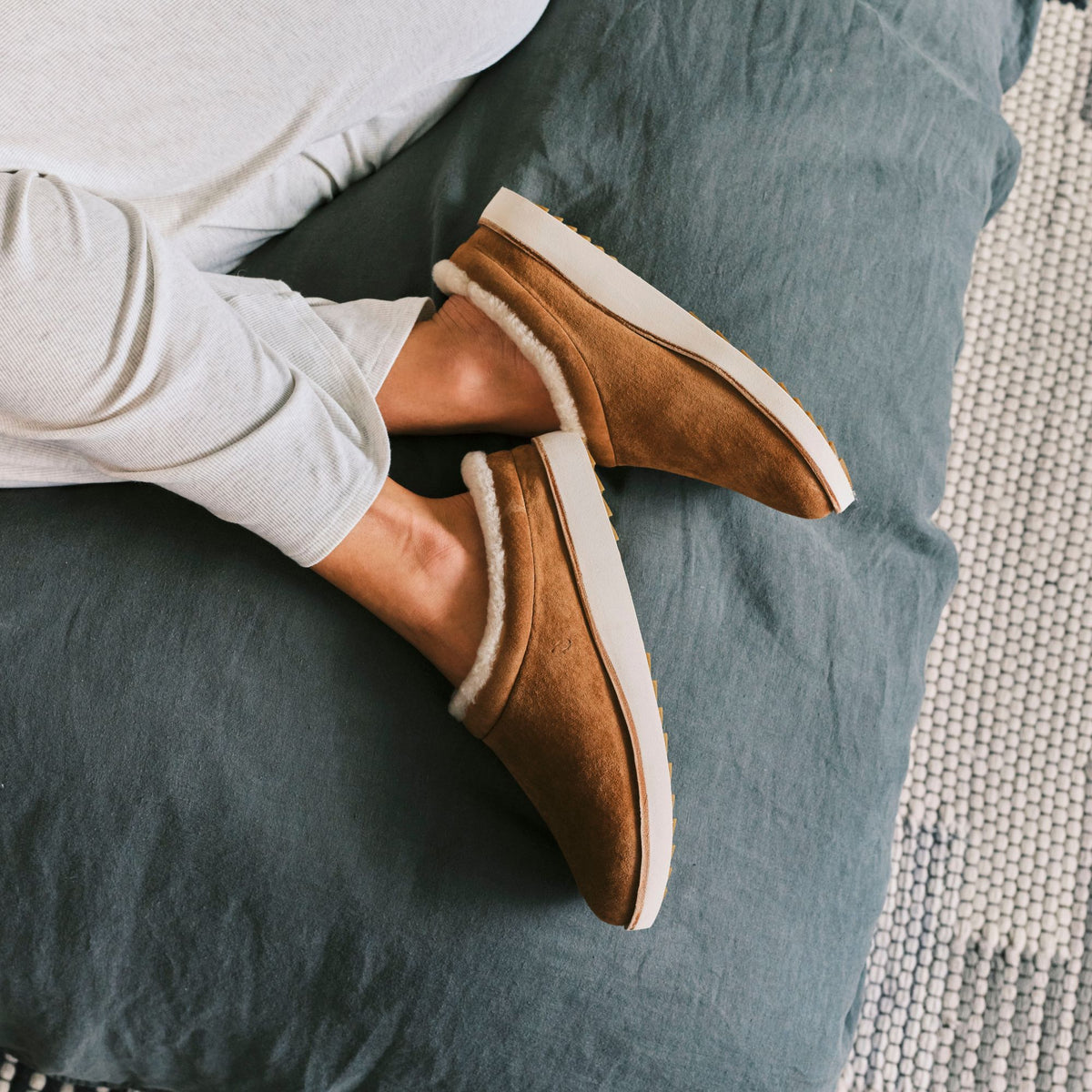 OluKai Smart Buy | Mani - Tan / Golden Sand