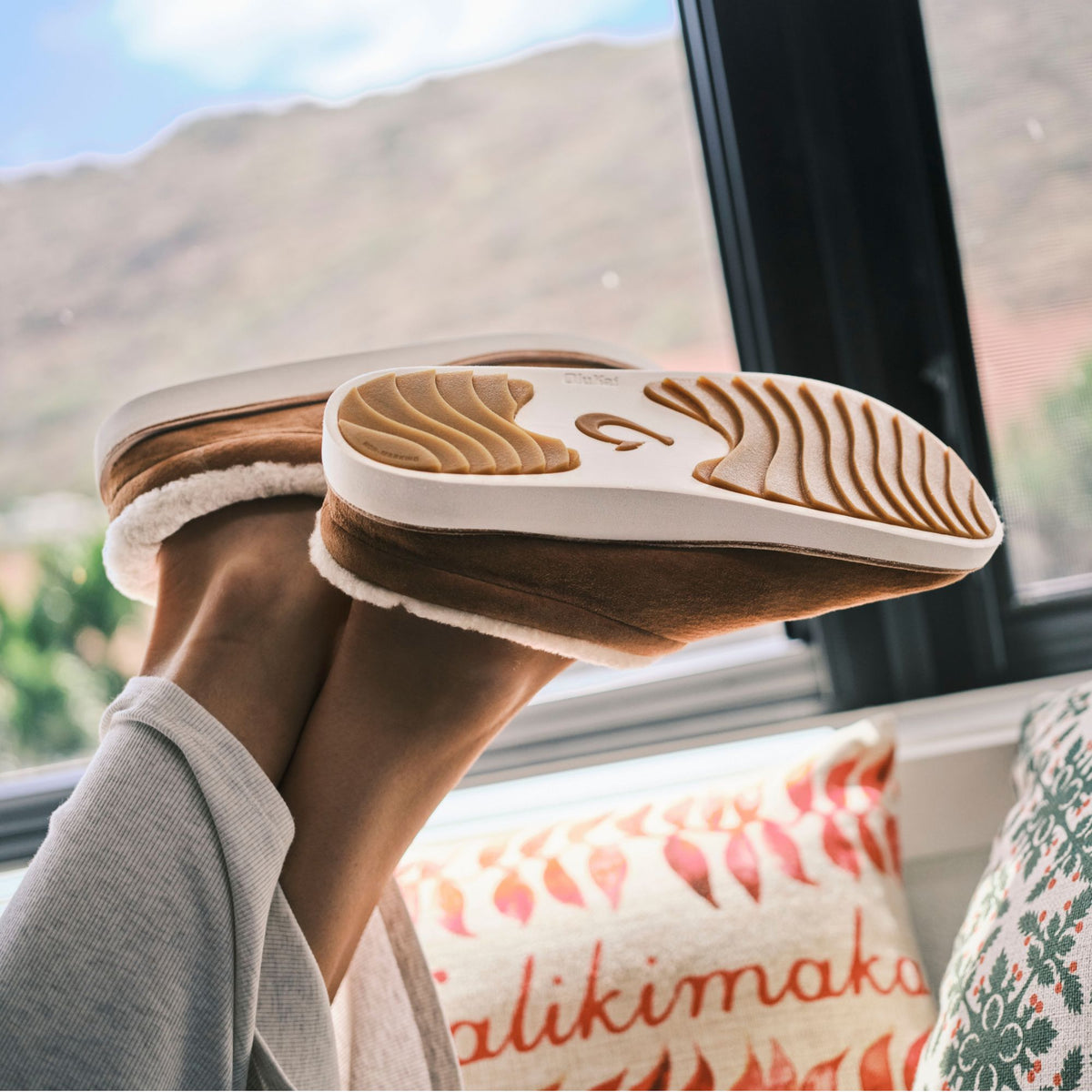 OluKai Smart Buy | Mani - Tan / Golden Sand