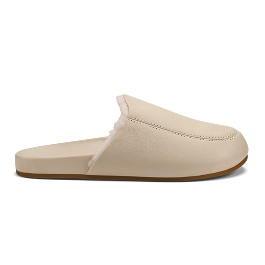 OluKai Deals | Kōnea Women’s Leather Slipper Mules - Bone