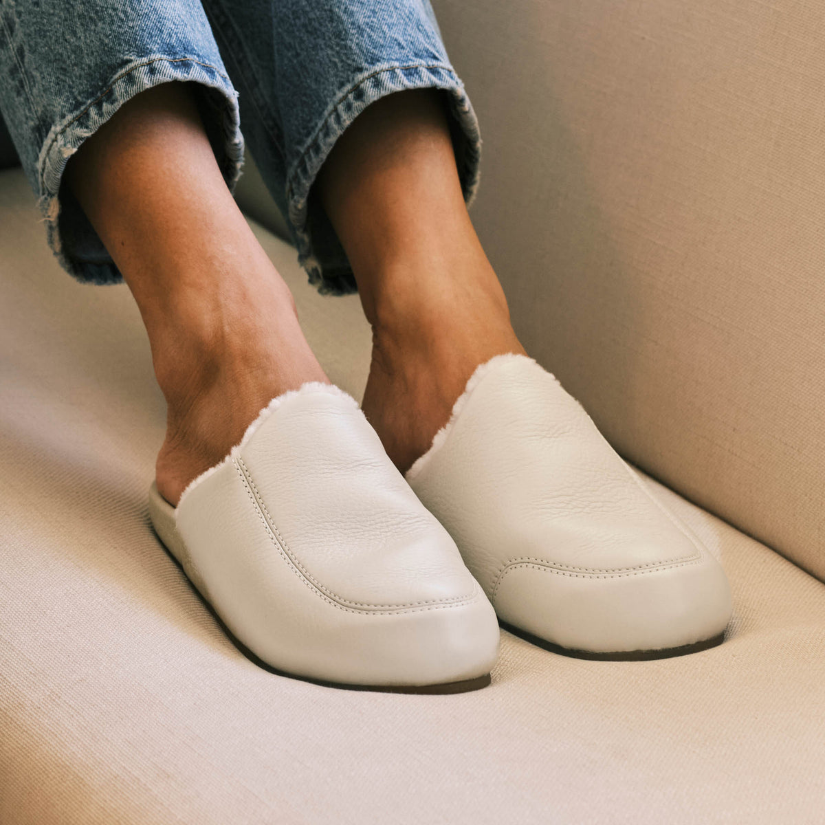 OluKai Deals | Kōnea Women’s Leather Slipper Mules - Bone