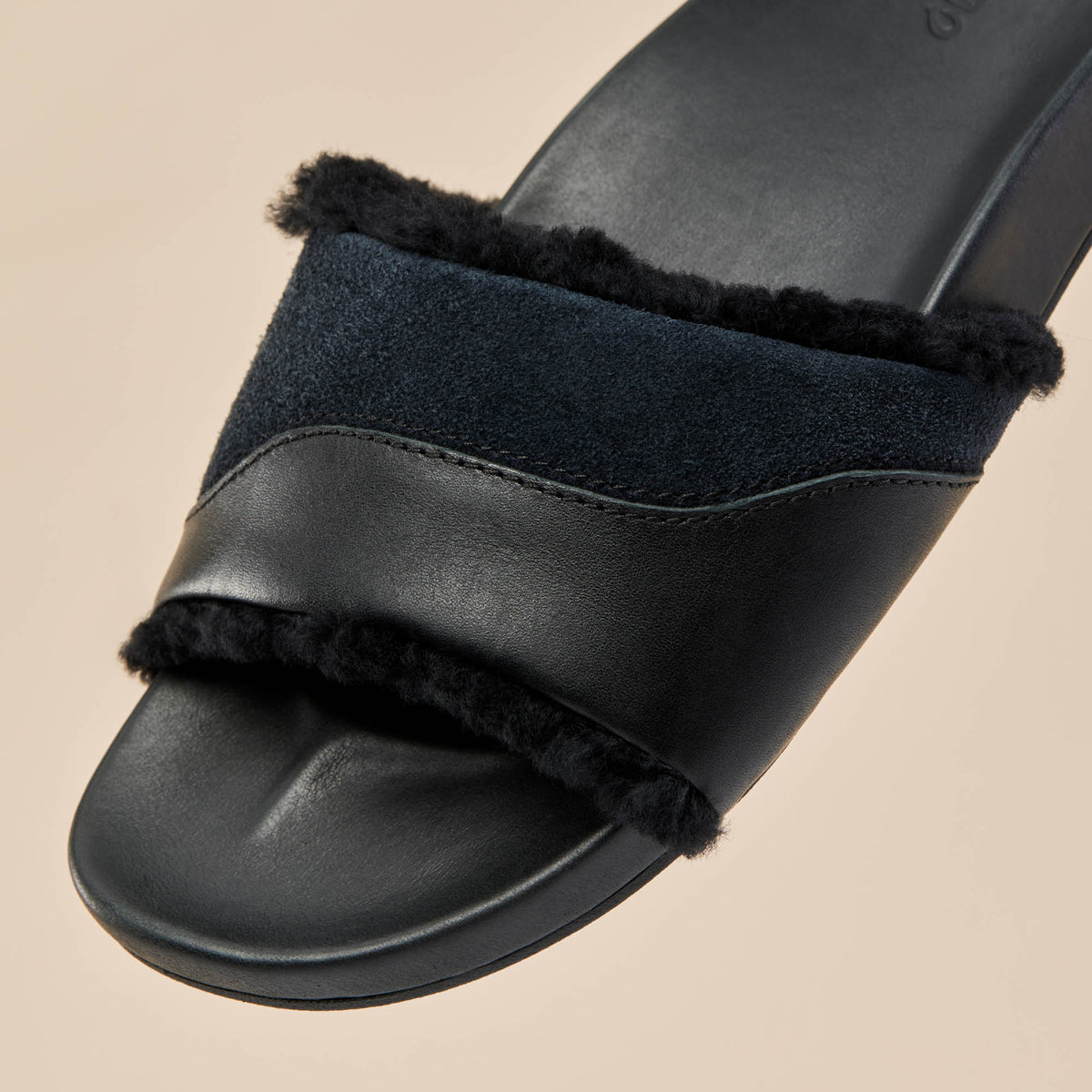 OluKai Great Value | Hō‘ala Slide Women’s Slide Slipper Sandals - Black