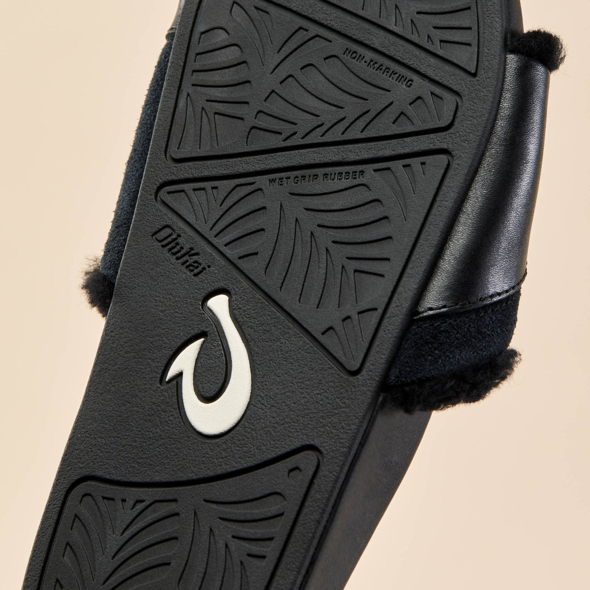 OluKai Great Value | Hō‘ala Slide Women’s Slide Slipper Sandals - Black