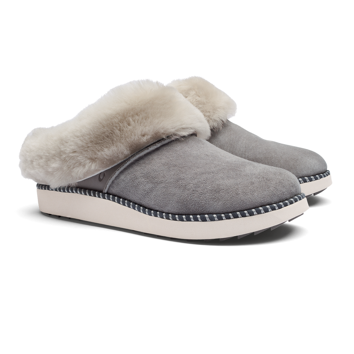 OluKai Classic | Ku‘i Women’s Fuzzy Slip-On Slippers - Fog
