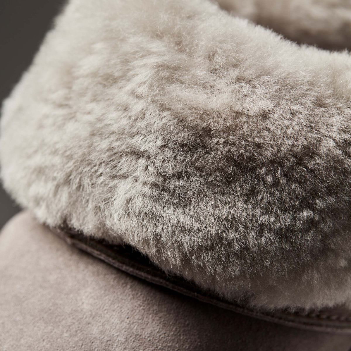 OluKai Classic | Ku‘i Women’s Fuzzy Slip-On Slippers - Fog