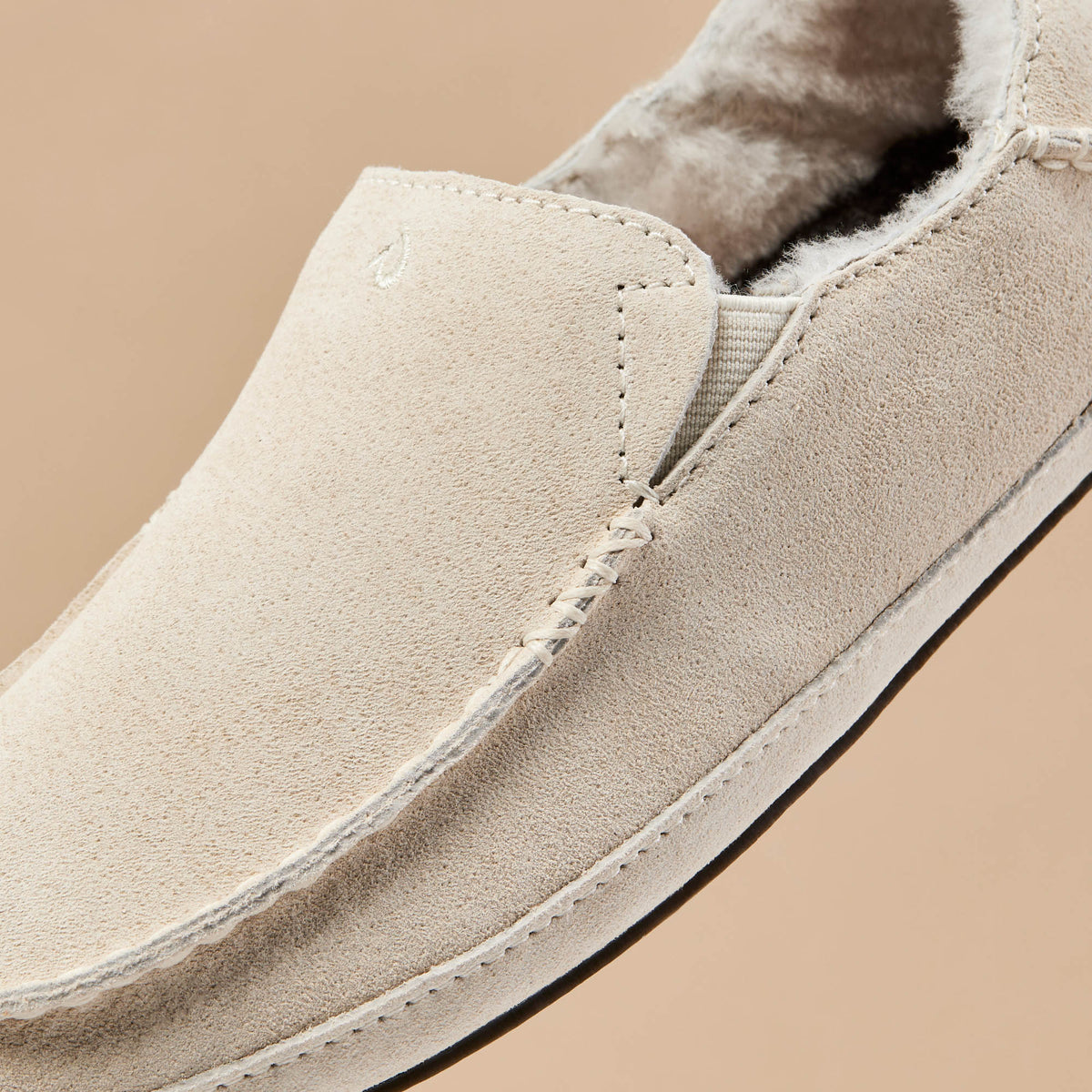 OluKai Value | Nohea Women's Leather Slippers - Bone