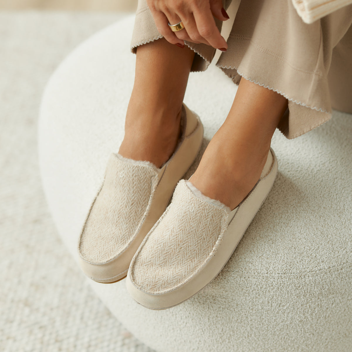 OluKai Great Value | Nohea Slipper - Kapa Stripe / Puka