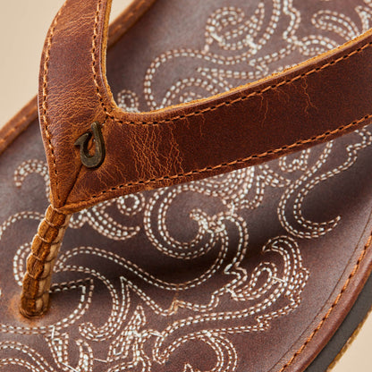 OluKai Great Value | Paniolo Women’s Leather Beach Flip Flops - Natural