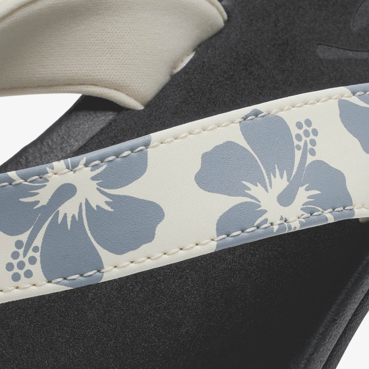 OluKai Customer Favorite | ‘Ohana - White Sand / Pua