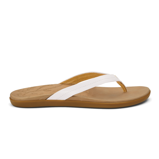 OluKai Smart Buy | Honu Women’s Leather Sandals - Bright White / Golden Sand