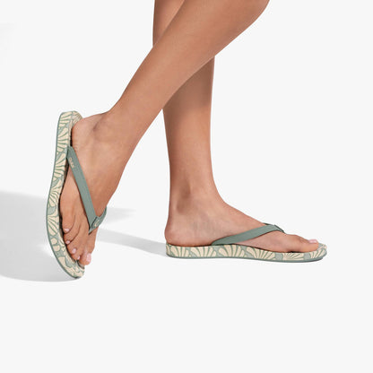 OluKai Best Price | ‘Uiki - Silver Pine / Pa‘i
