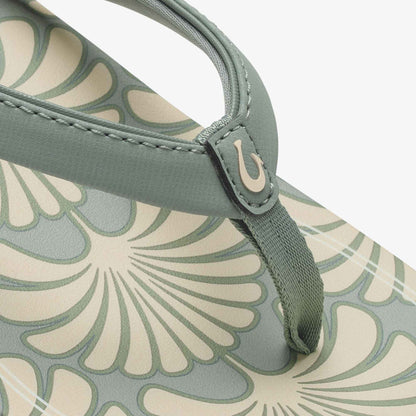 OluKai Best Price | ‘Uiki - Silver Pine / Pa‘i