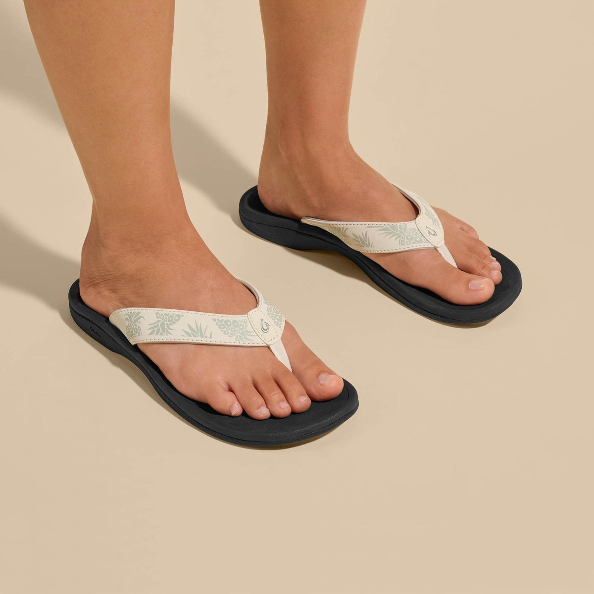 OluKai New | ‘Ohana Women's Beach Sandals - Bright White / Hua