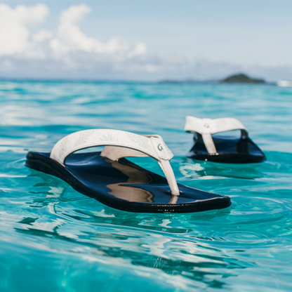 OluKai New | ‘Ohana Women's Beach Sandals - Bright White / Hua