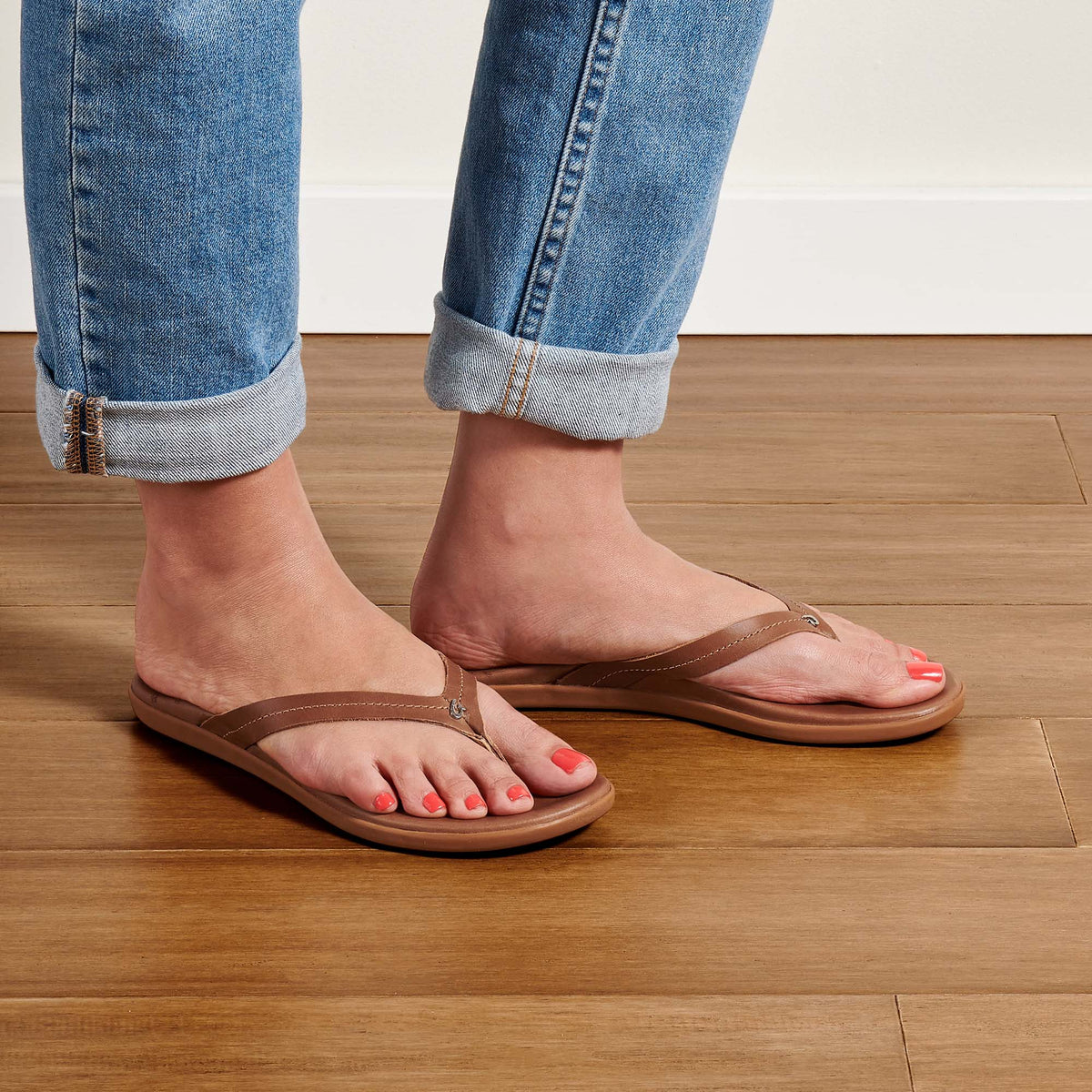 OluKai Best Seller | Honu Women’s Leather Beach Sandals - Tan