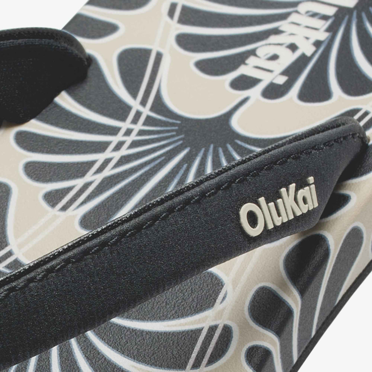 OluKai Premium | ‘Uiki - Black / Pa‘i