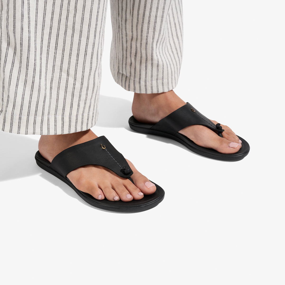 OluKai Customer Favorite | Hoʻopio Mele - Black / Black