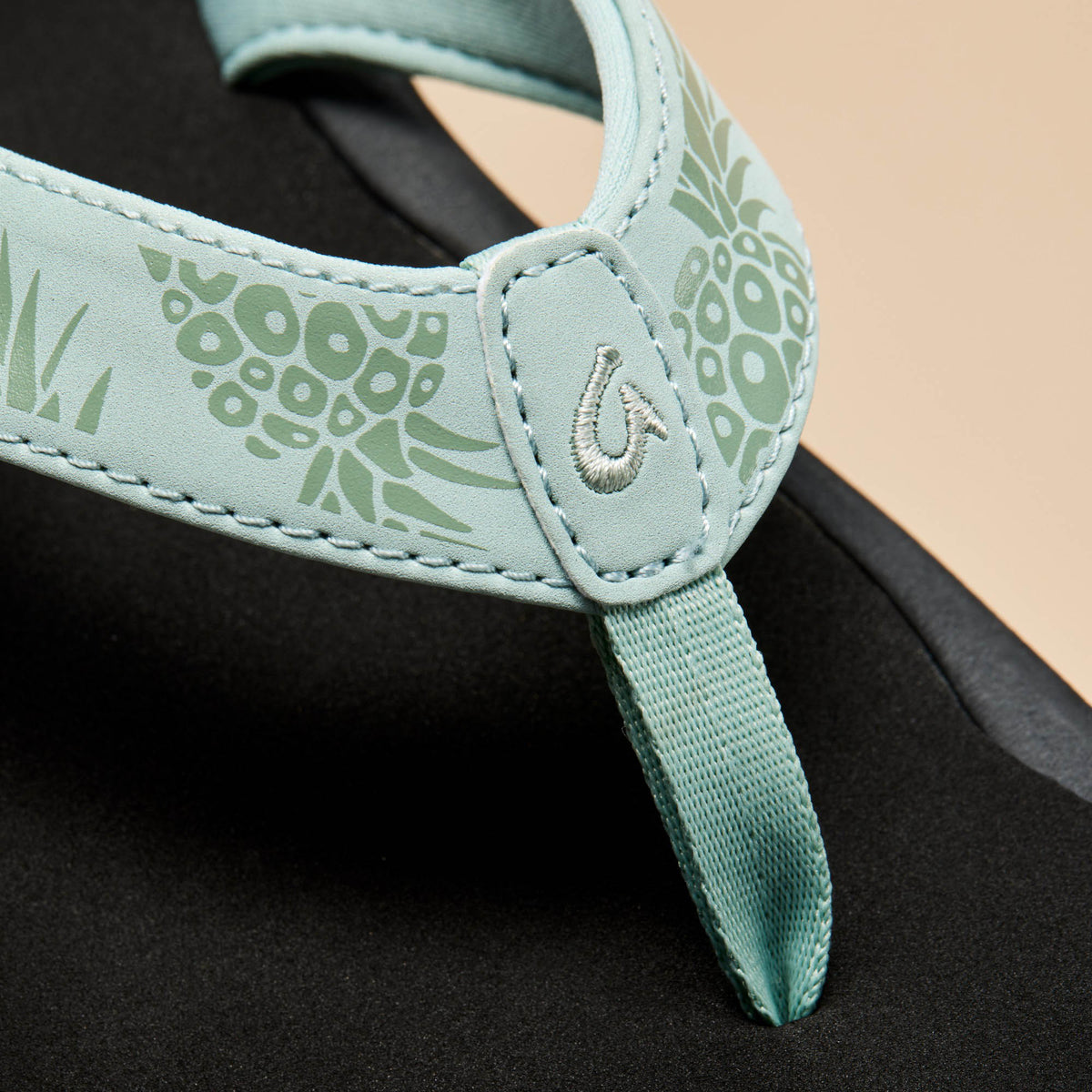 OluKai Featured | ‘Ohana Women's Beach Sandals & Flip Flops - Swell / Hua