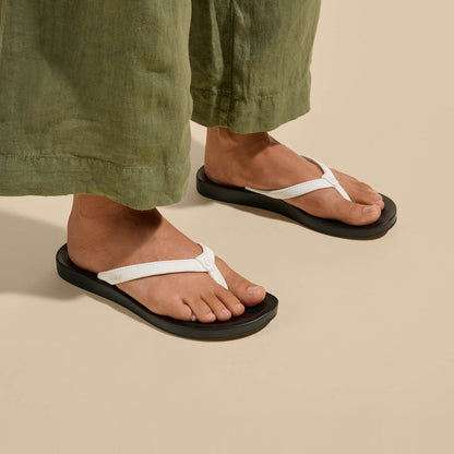 OluKai Great Value | ‘Uiki Women’s Everyday Beach Sandals - Bright White / Lava Rock