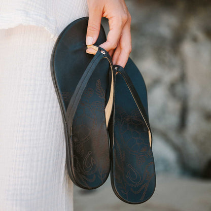 OluKai Hot Sale | Honu Women’s Leather Beach Sandals - Black