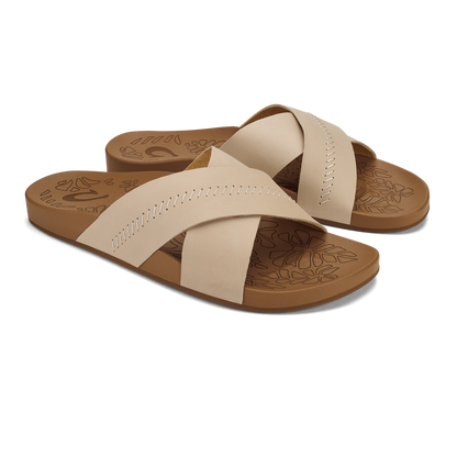 OluKai Deals | Kipe‘a ‘Olu Women‘s Slide Sandals - Puka / Tan