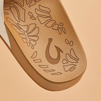 OluKai Deals | Kipe‘a ‘Olu Women‘s Slide Sandals - Puka / Tan