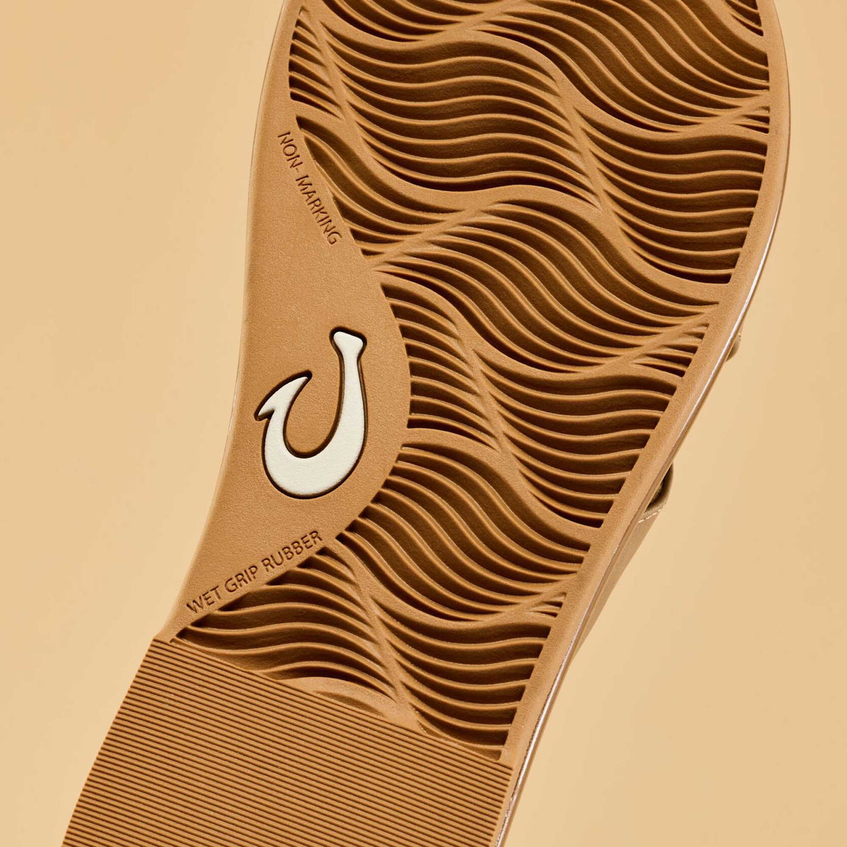 OluKai Top Pick | La‘i Slide Women’s Slide Beach Sandals - Tan