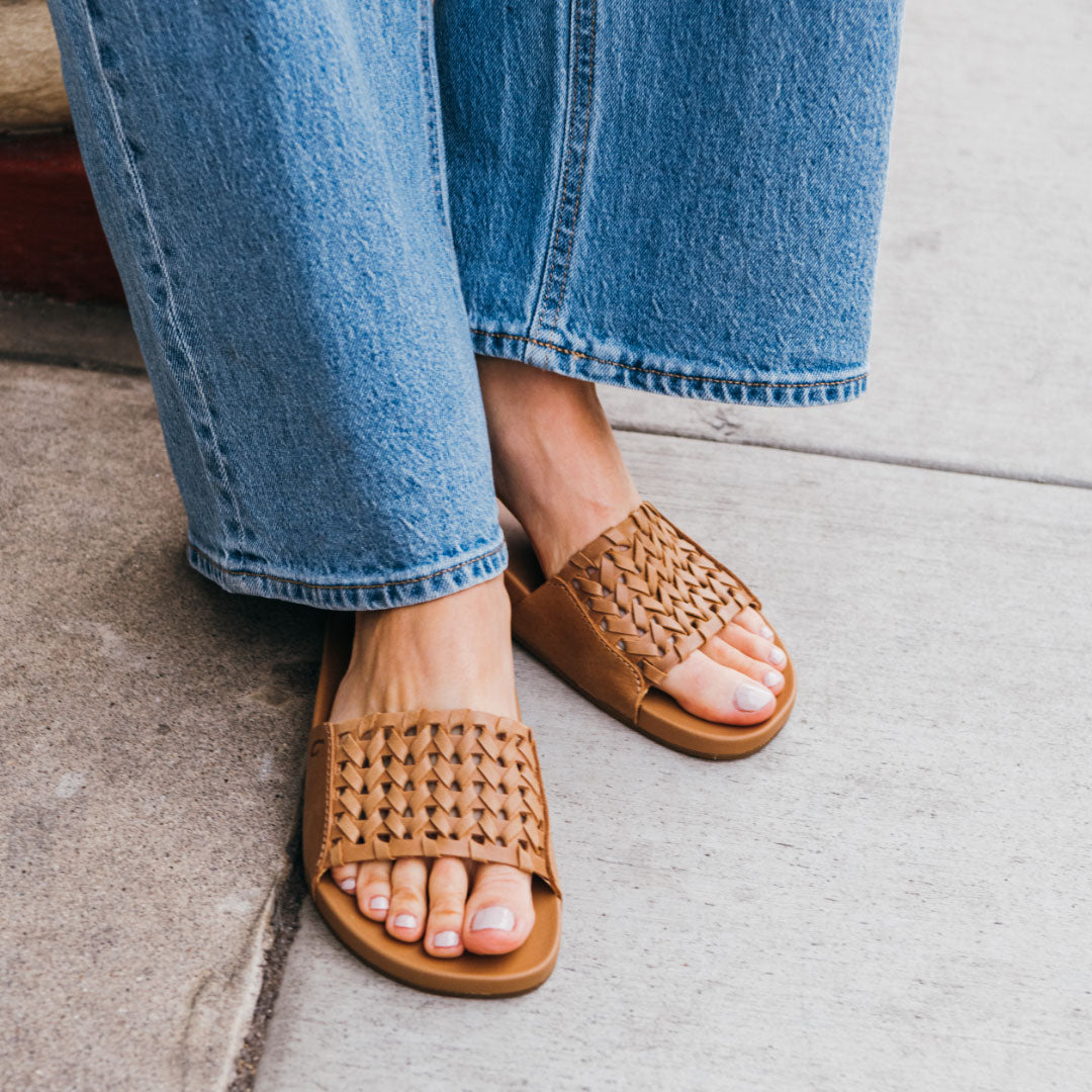 OluKai Smart Buy | Kāmola Women’s Leather Slide Sandals - Tan